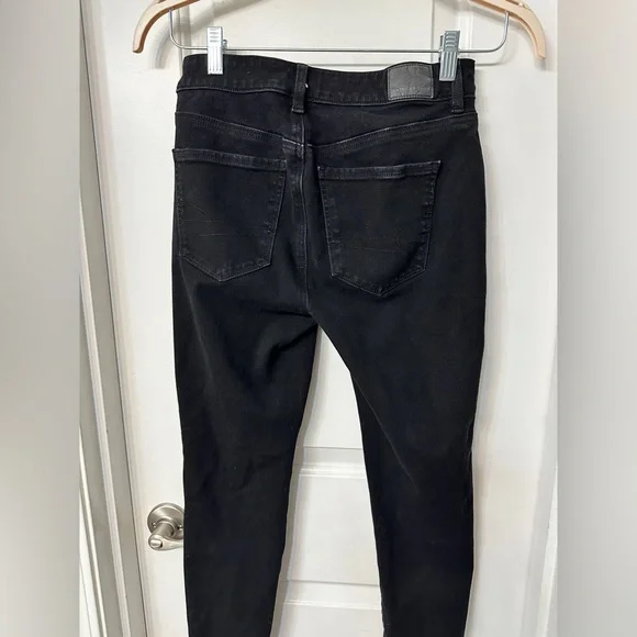American Eagle Outfitters High Rise Skinny Jeans - Picture 2 of 5